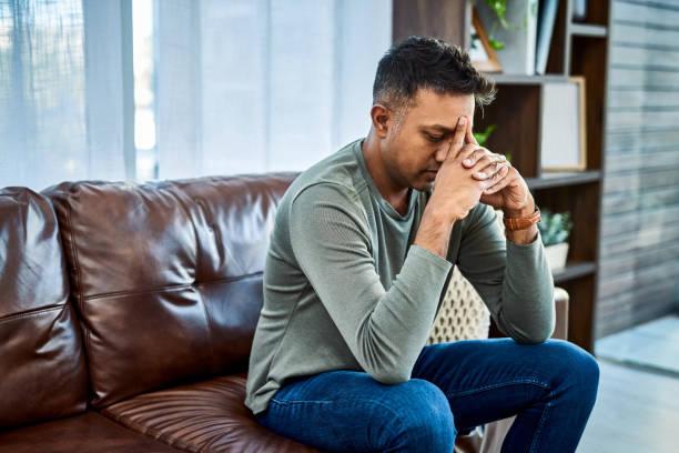 Nồng độ nicotin trong máu giảm nhanh chóng khiến con người căng thẳng, stress khi bỏ thuốc lá